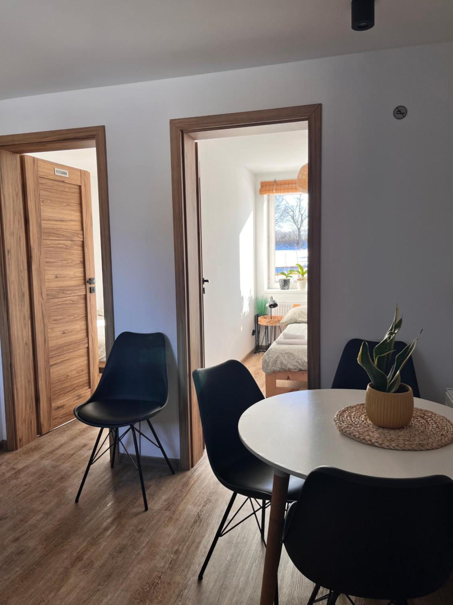 Apartament Numer 1, Dwie Sypialnie Dwa Lozka Ожиш Екстер'єр фото