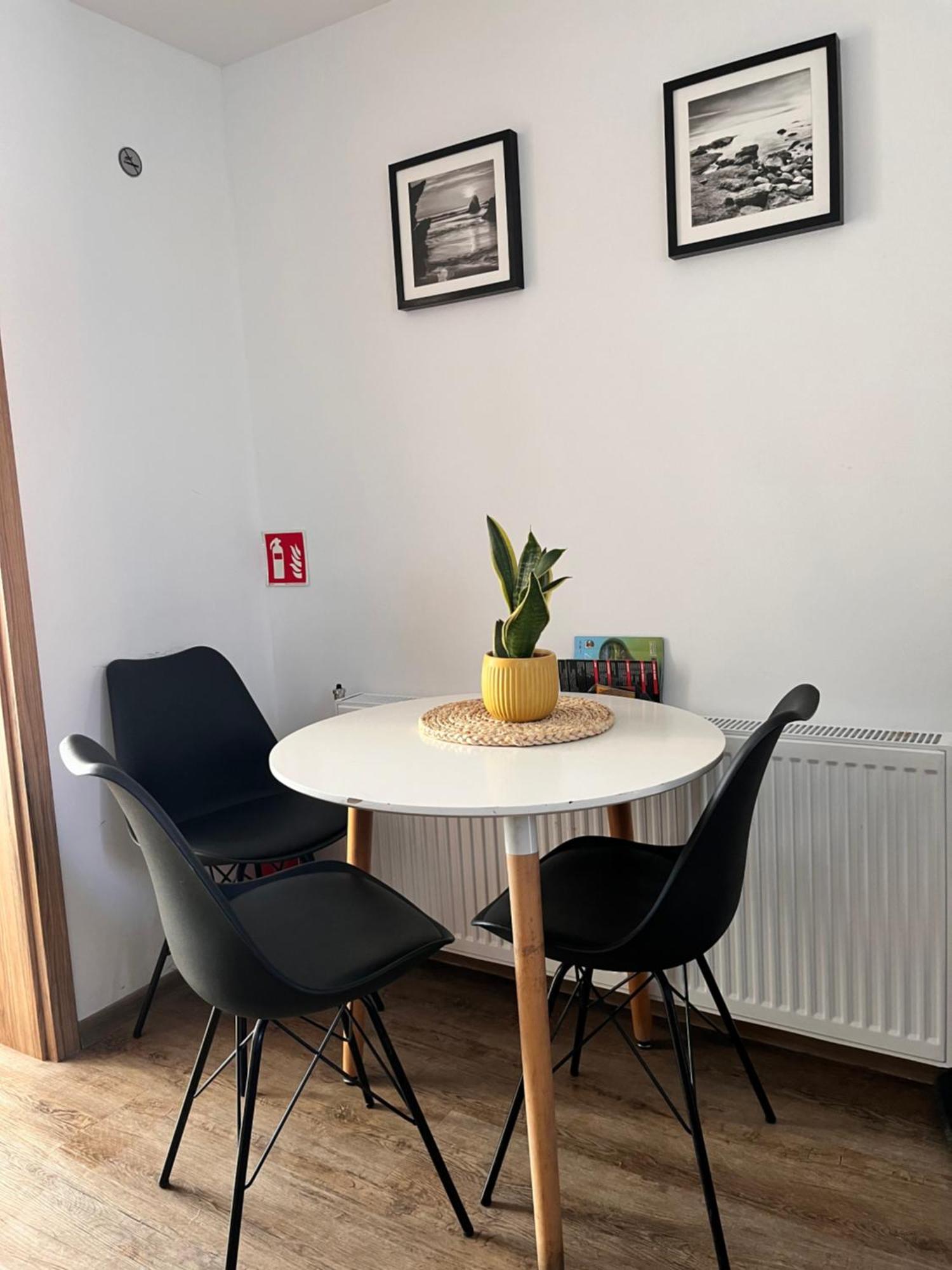 Apartament Numer 1, Dwie Sypialnie Dwa Lozka Ожиш Екстер'єр фото